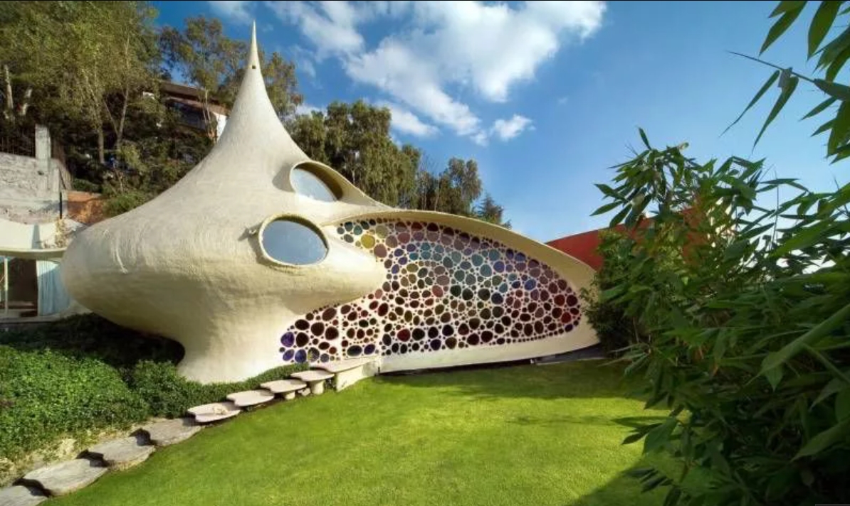 Most extraordinary houses around the world that fascinate tourists